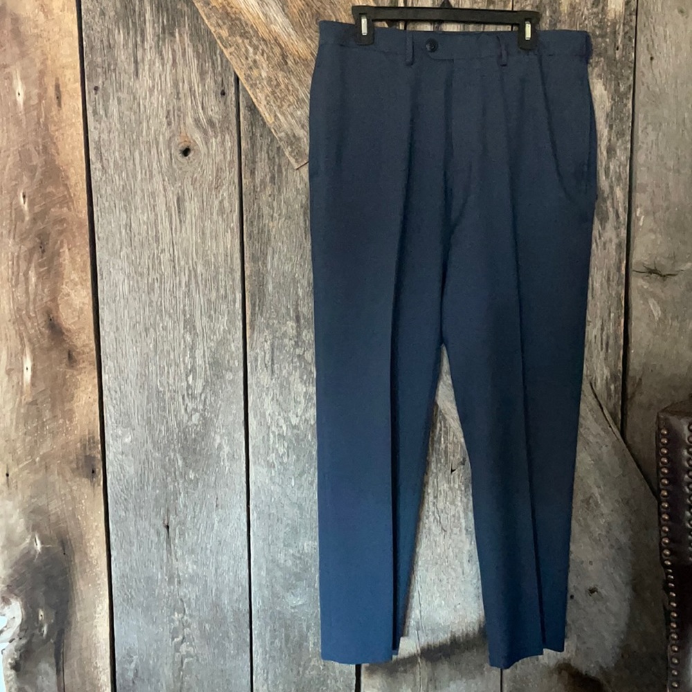 Men’s Haggar slacks